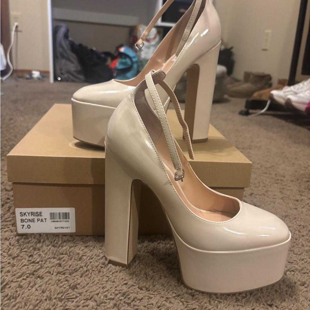 Steve Madden Bone Patent Platform Heels
